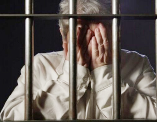 भारतीय मूल के एक मलेशियाई व्यक्ति शरवीन चेट्टी को घरेलू सहायिका से दुष्कर्म के मामले में सिंगापुर में 12 वर्ष कारावास, 12 बेंत मारने की सजा