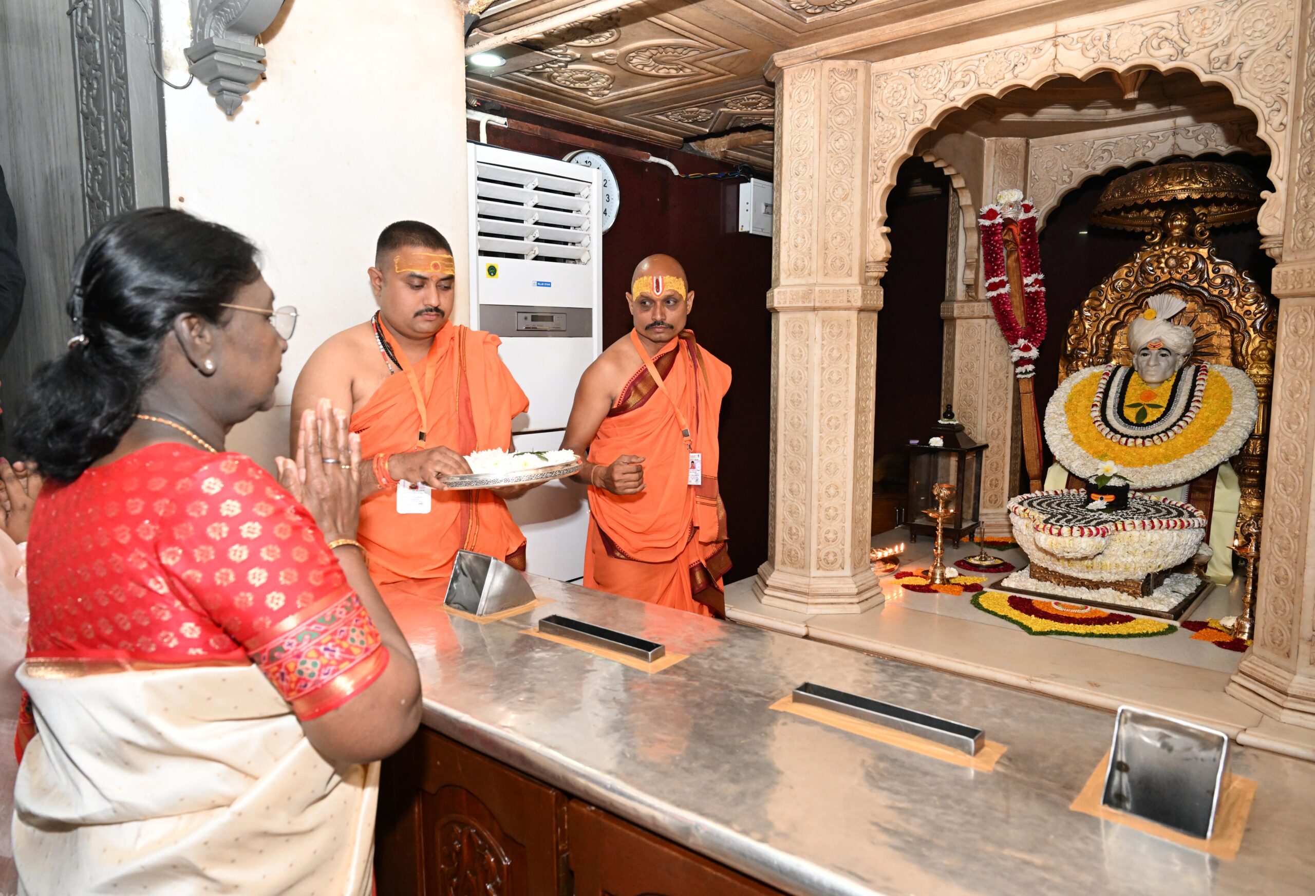 राष्ट्रपति द्रौपदी मुर्मू ने आयुर्वेद और योग को स्वस्थ भविष्य के लिए आवश्यक बताया