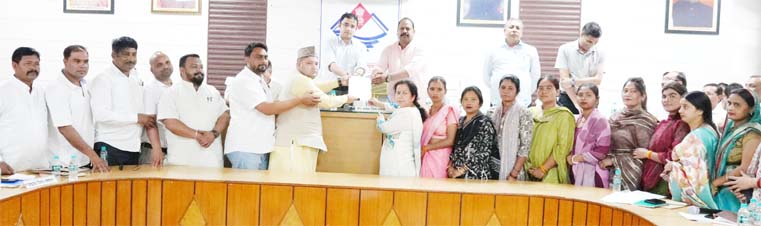 11-05-2026 Rudrapur JIla Panchayat Udham Singh Nagar budget passed under the chairmanship of Ajay Maurya, members raised demand for increase in allowances and provision of funds like MLAs